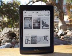 Amazon представила новый ридер Kindle Voyage