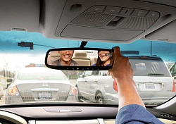 Компания Xiaomi представила умное автомобильное зеркало